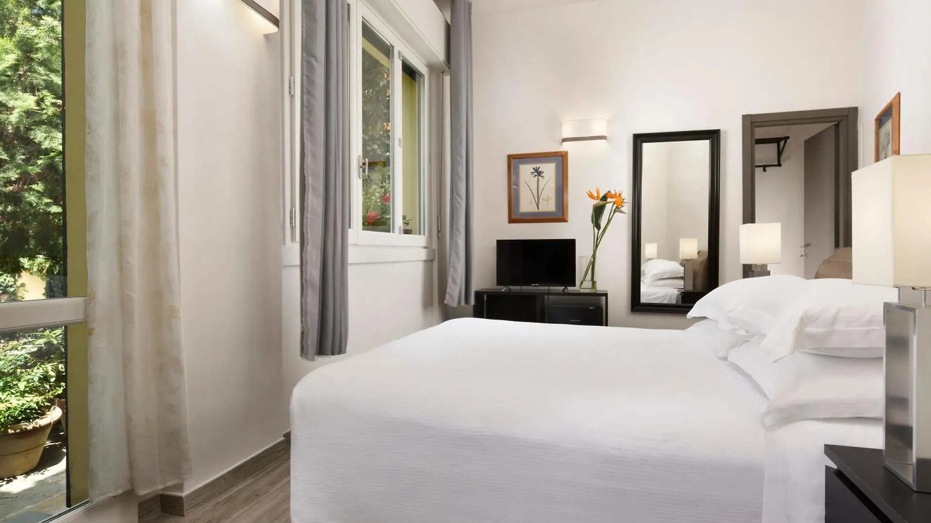 Fh55 Med Guesthouse Florence 3*,  Italy